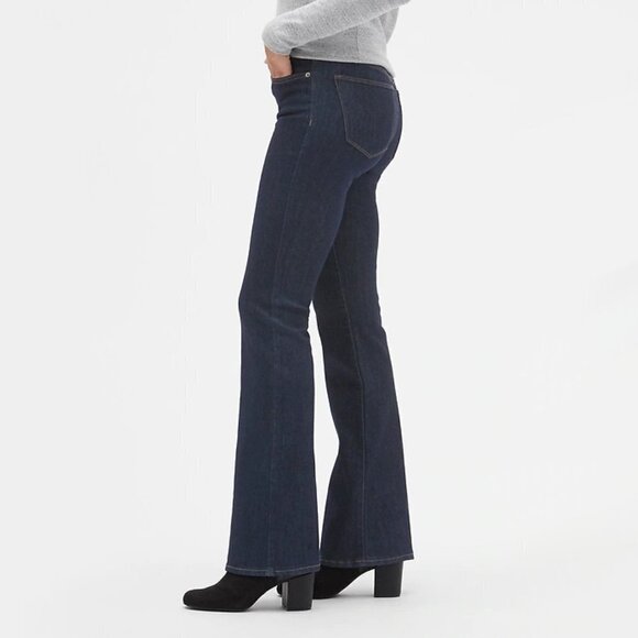 EUC Gap blue dark wash denim boot cut stretch jeans - Picture 2 of 7